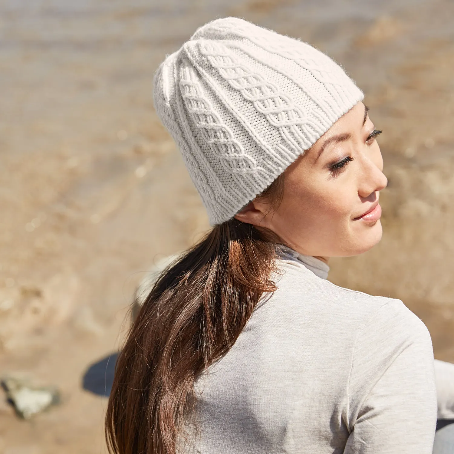Rosy Green Wool Dotyk Mütze Strickanleitung Download Zopfmuster