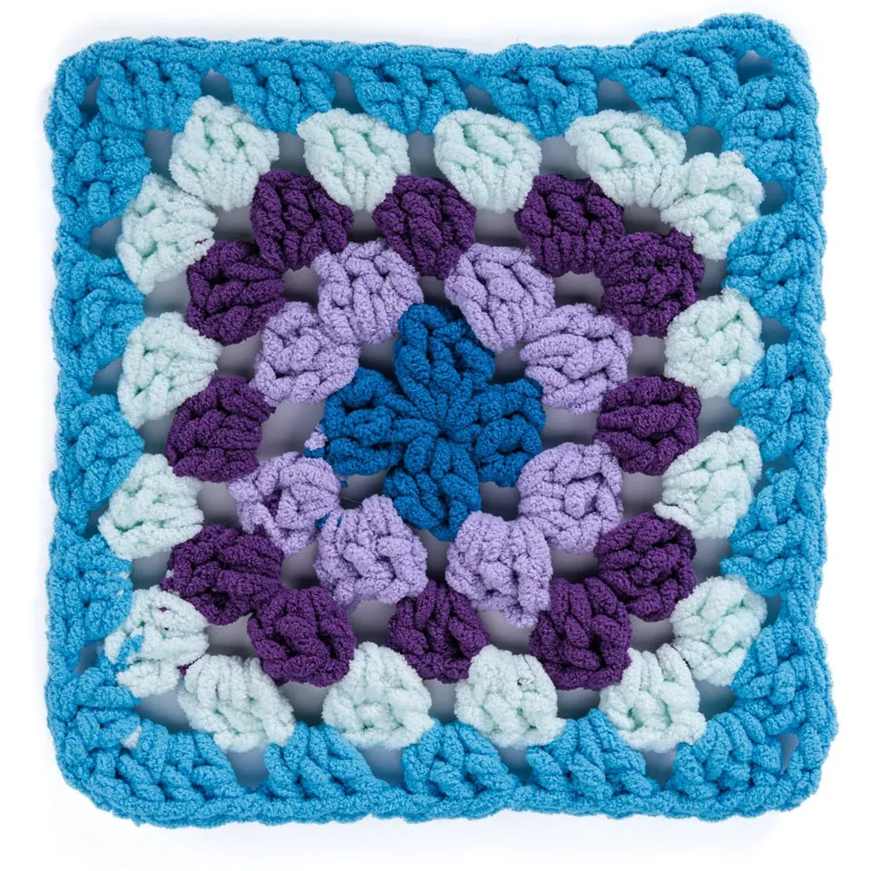Bernat All In One Blanket Granny Chenillegarn Farbwechsel
