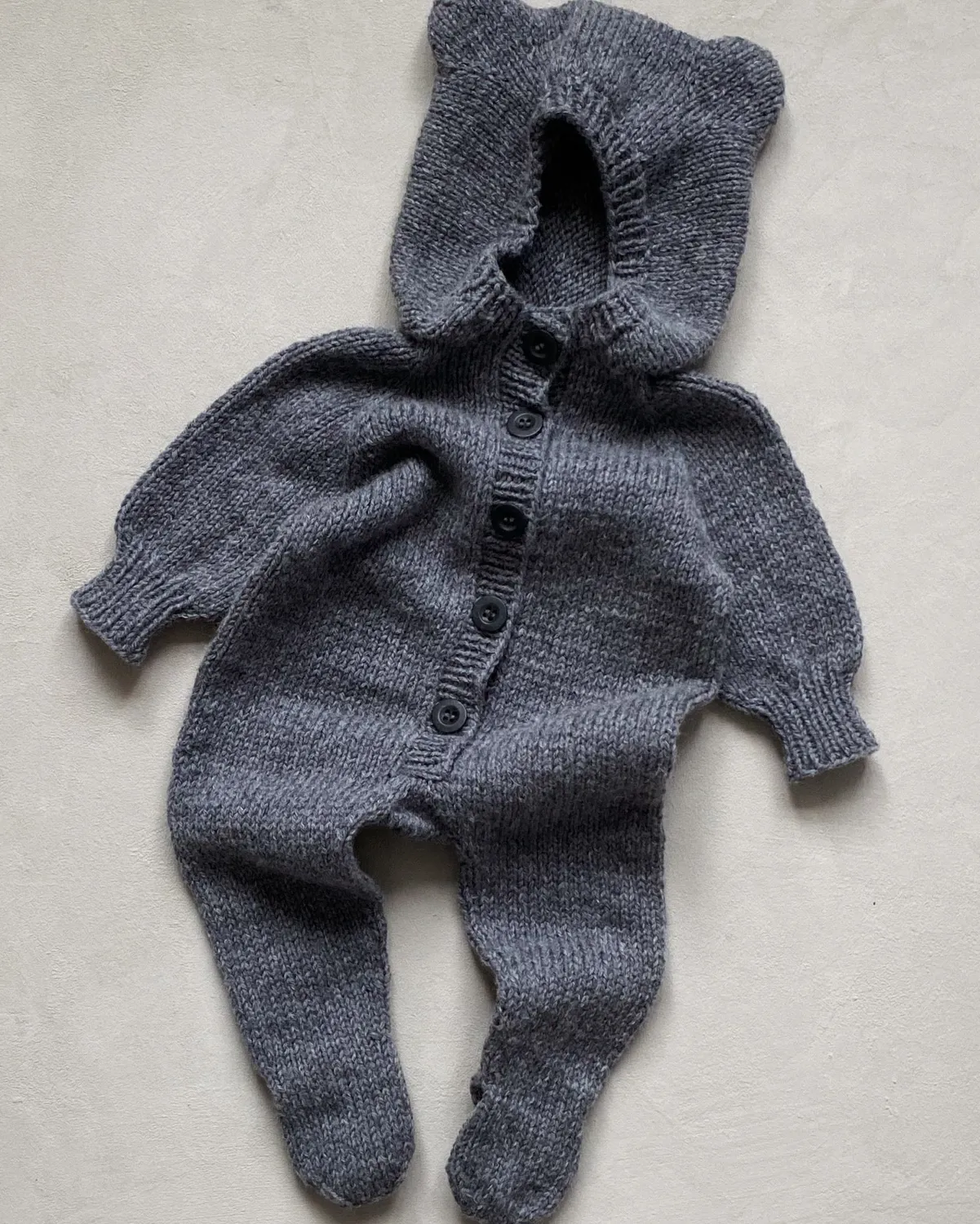 Knitting for Olive Baby Bear Suit Strickanleitung Overall mit Ohren