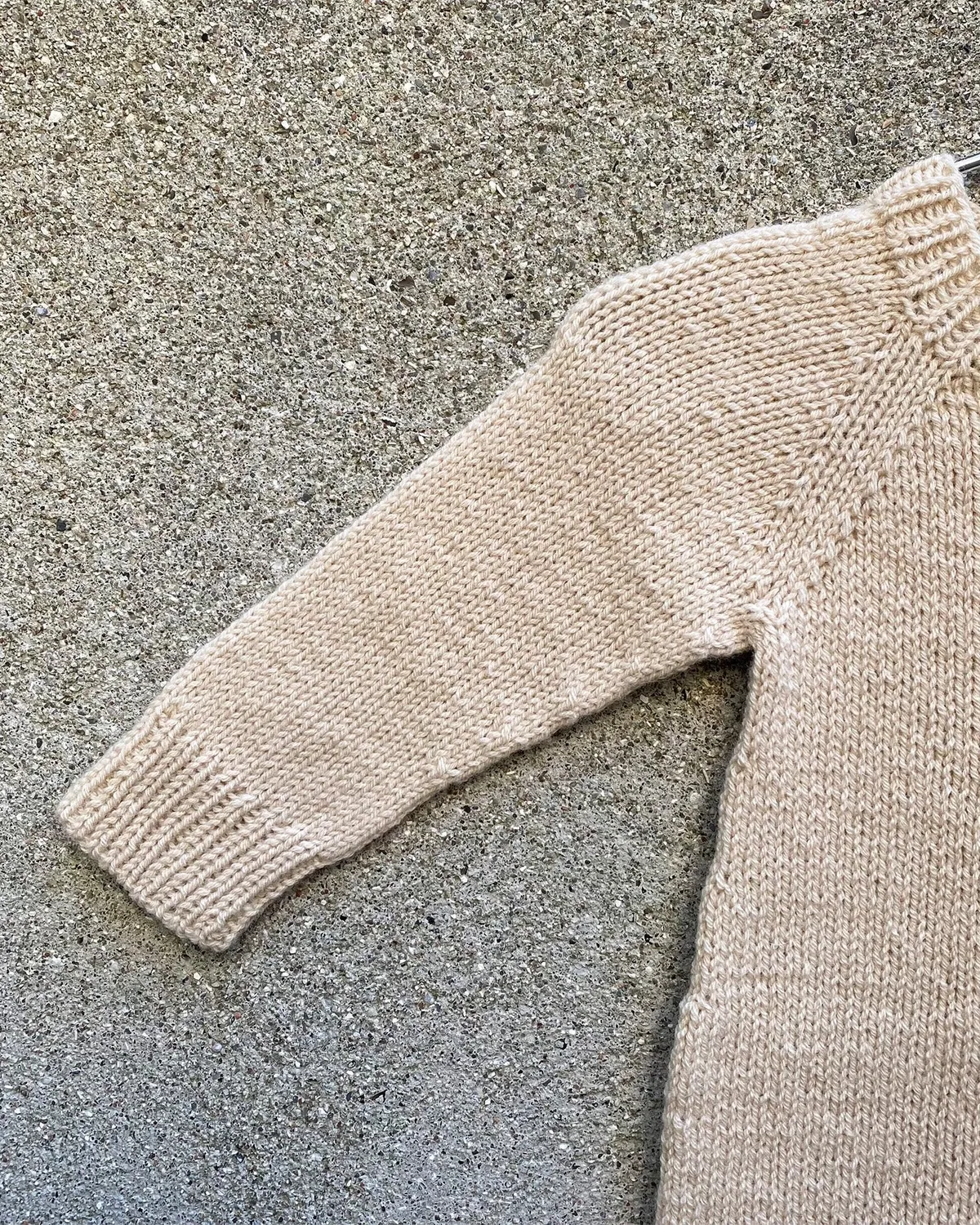 Knitting for Olive Olive's Onesie Strickanleitung Babyoverall