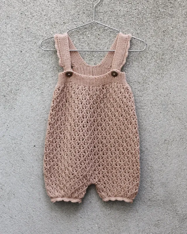 Knitting for Olive Uma SummerSuit Strickanleitung Deutsch Lochmuster