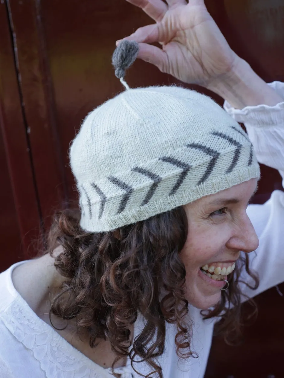 John Arbon Semaphore Signal Hat Strickset Moon Bloom 4ply