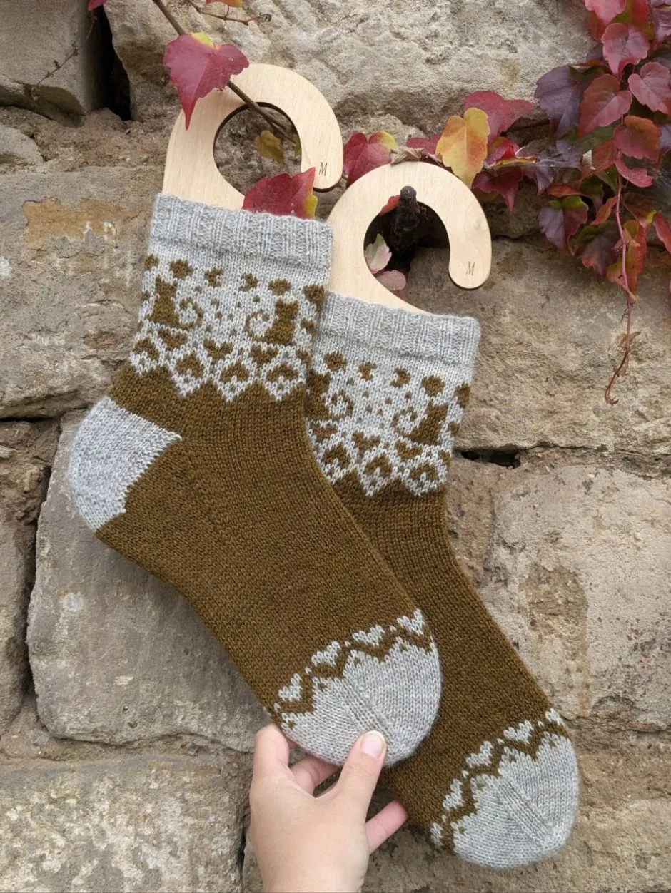John Arbon Cat Love Socks Strickset Fuzzpig Mizzle Socke