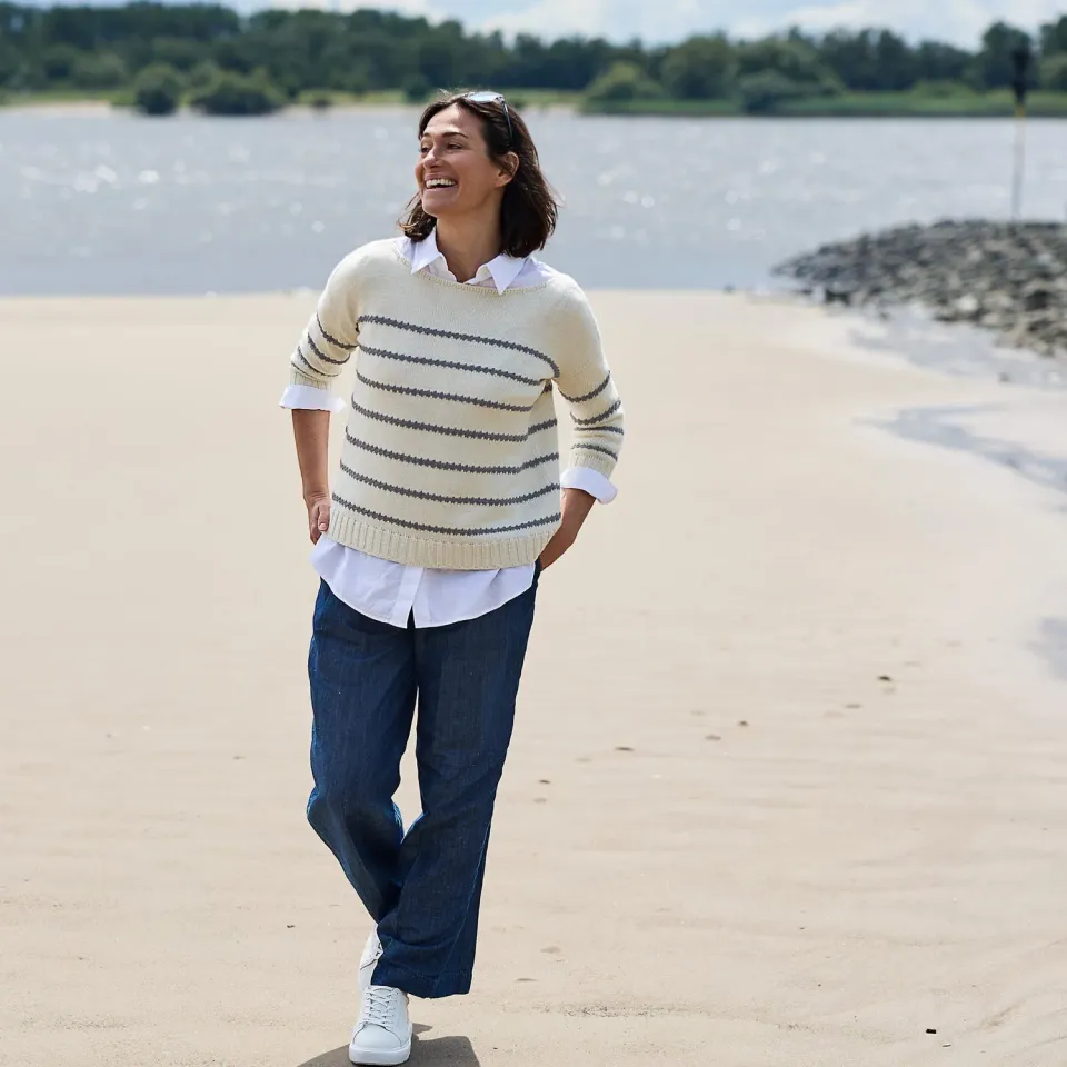 Rosy Green Wool Whispering Breeze Pullover Strickanleitung PDF