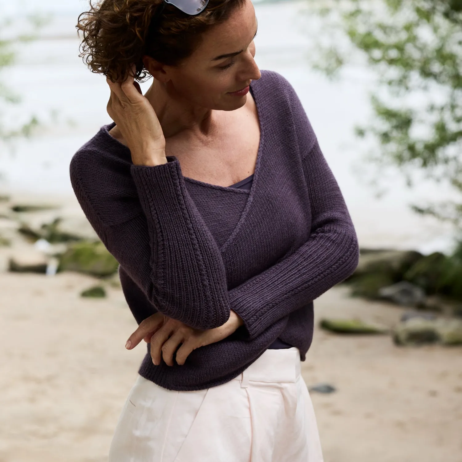 Rosy Green Wool Twilight Trail Pullover Anleitung PDF Wickel