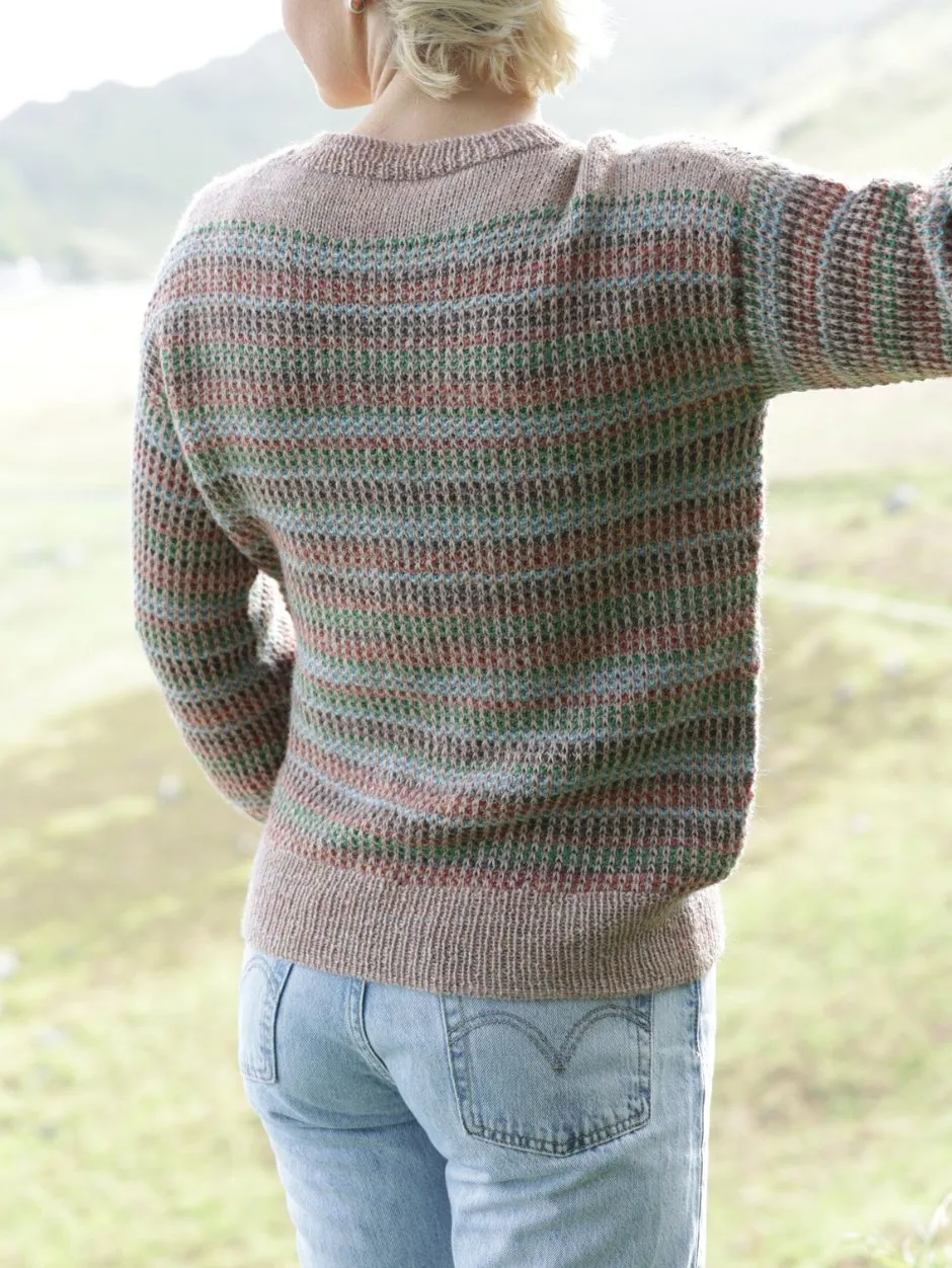 John Arbon Trove Sweater Strickkit The Woman of the Mist Gr. 1-5
