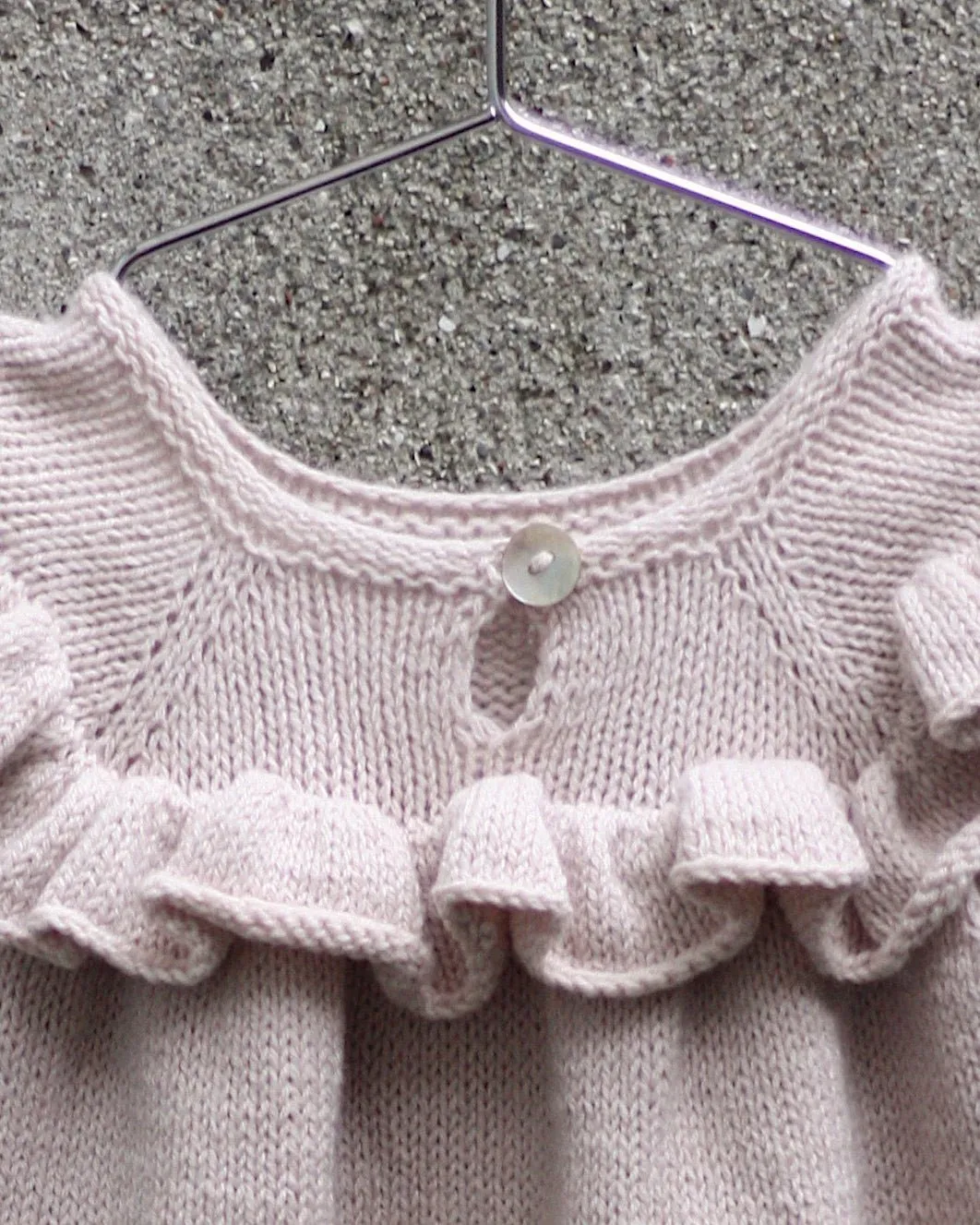 Knitting for Olive Ruffle Dress Strickanleitung Deutsch Top-down