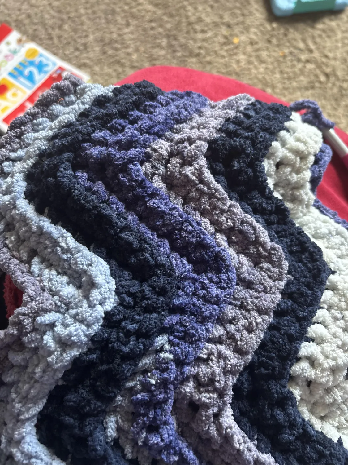 Bernat Blanket Patchwork Garn 300g Chenille Decken