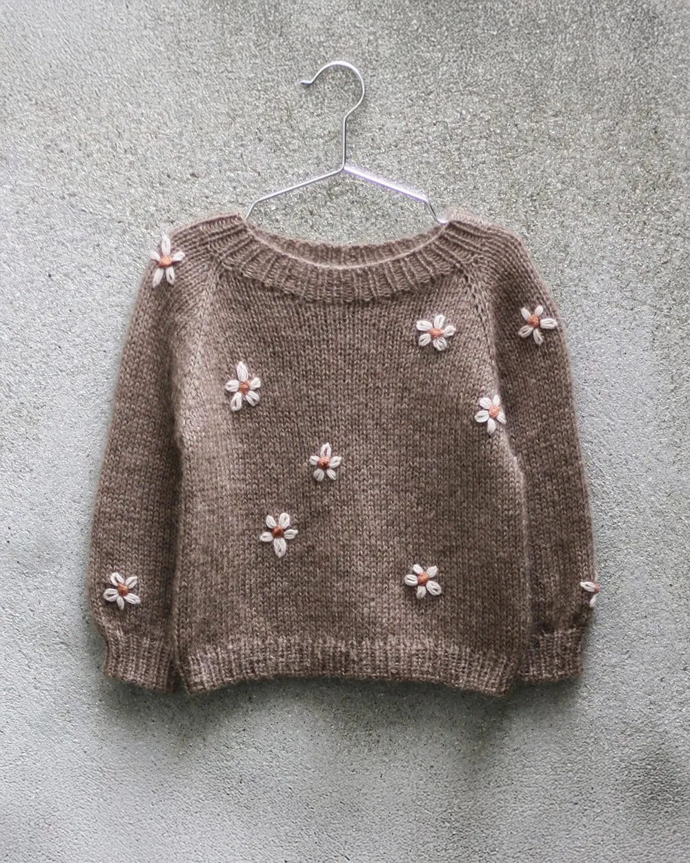 Knitting for Olive Daisy Sweater Kids Anleitung Deutsch Blumen