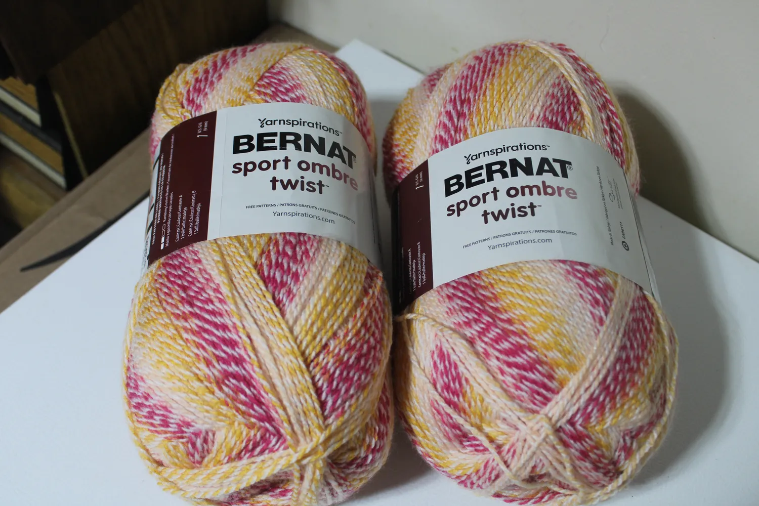 Bernat Sport Ombre Babywolle 280g zarter Farbverlauf
