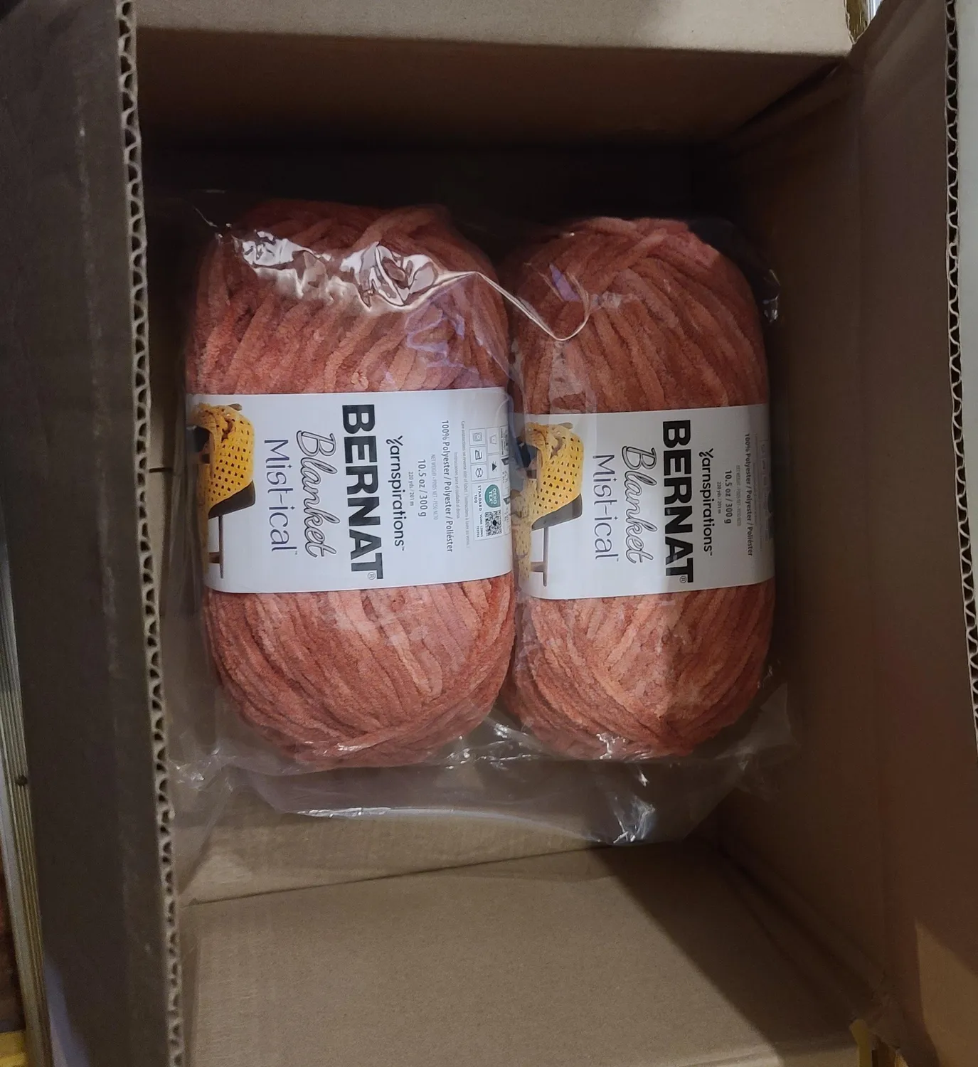 Bernat Blanket Mist-ical Chenillegarn 300g Marmor-Effekt