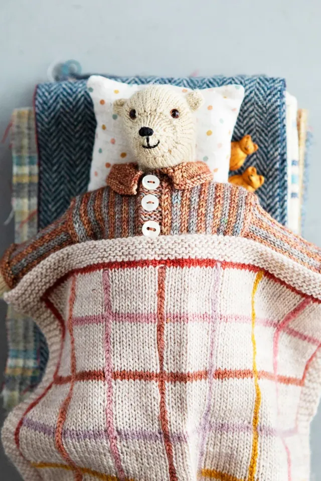 John Arbon Mouche the Bear Strickkit Dungas Copper Teddy