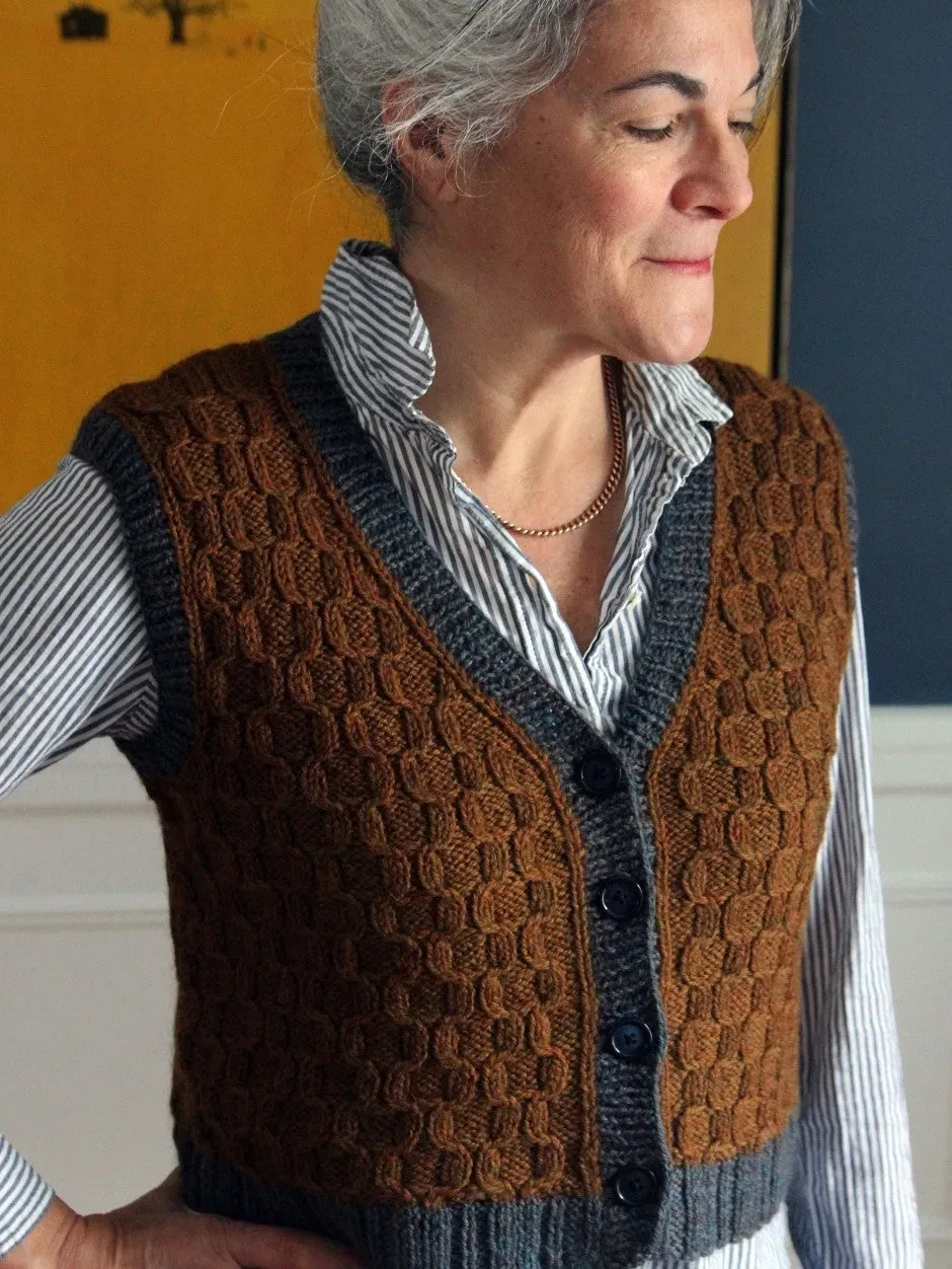 John Arbon Shruff's End Vest Strickkit Worsted Gr.1-3