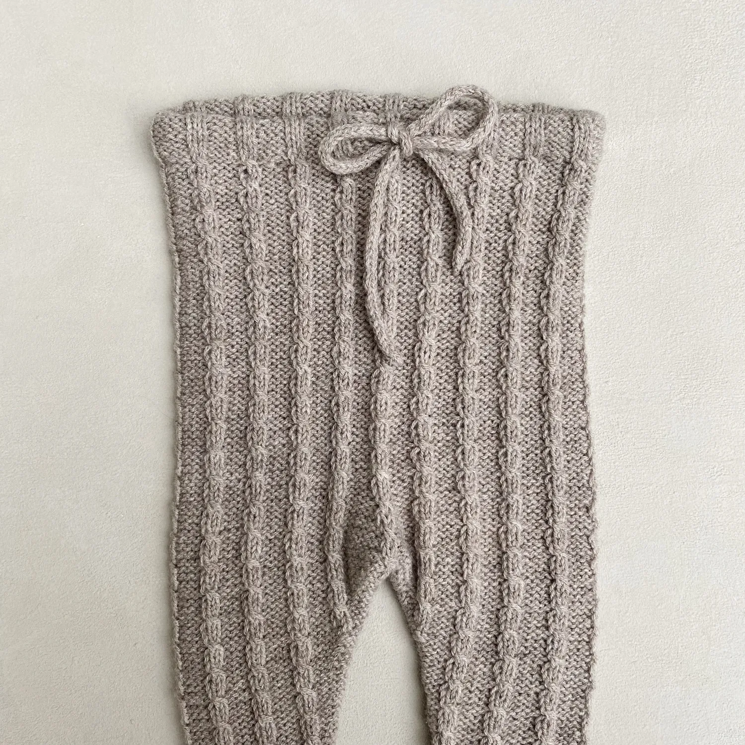 Knitting for Olive Cable Tights Strickanleitung Deutsch Baby Zopf
