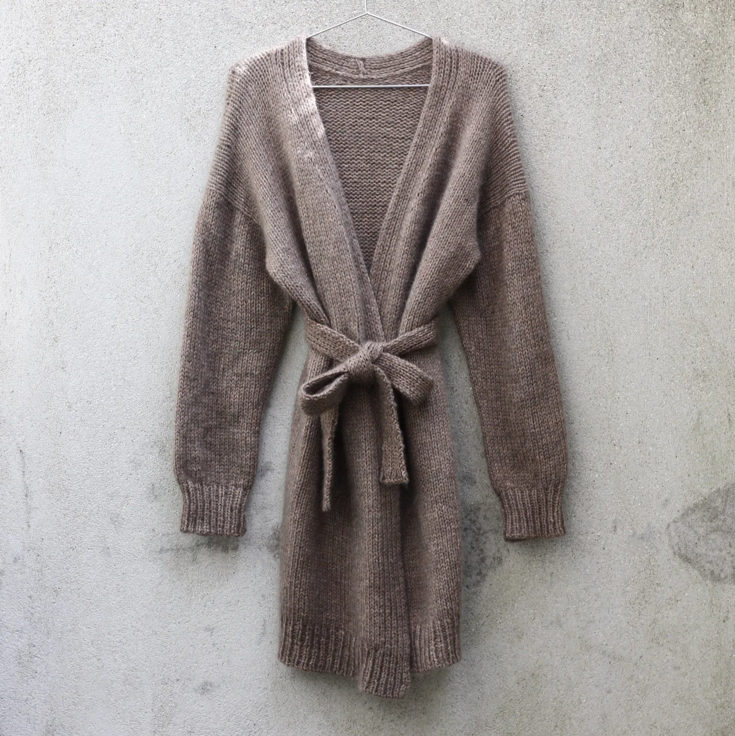 Knitting for Olive Charles Grey Cardigan Strickanleitung Deutsch