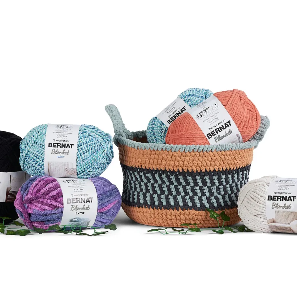 Bernat Blanket Mystery Box Chenillewolle Set