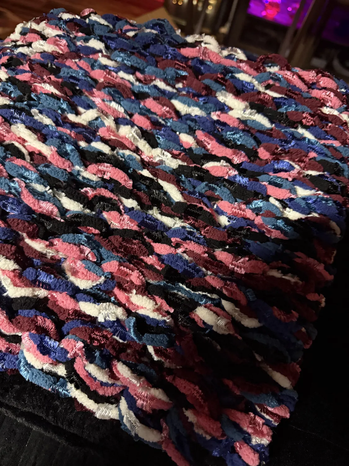 Bernat Blanket Matte & Shiny Chenillewolle 300g Glanzgarn Decke