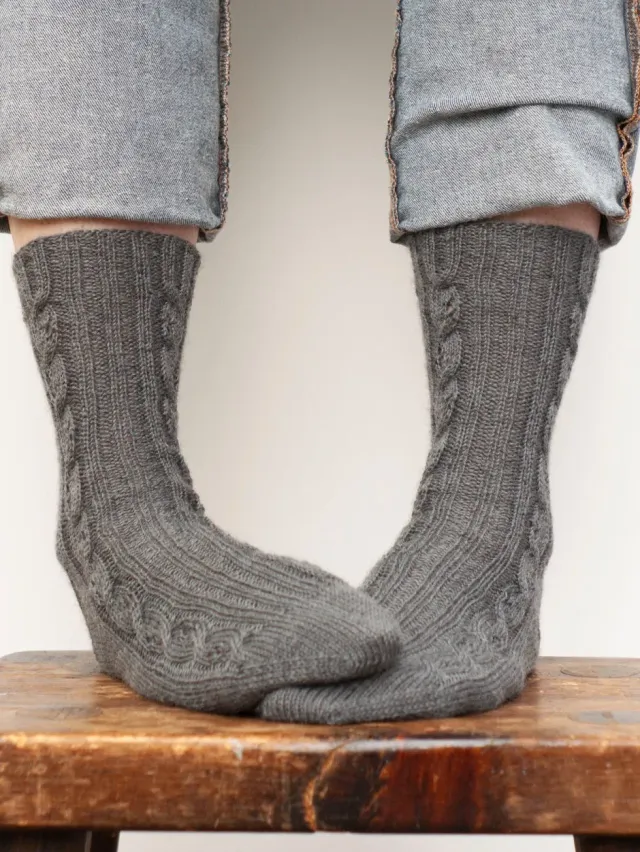 John Arbon Snappily Socks Strickkit Bulderin Clouds