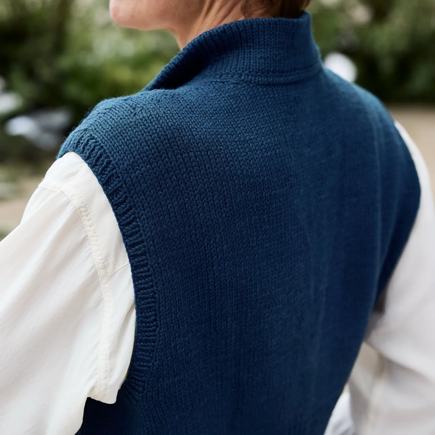 Rosy Green Wool Waymark Vest Strickanleitung Top Download V-Ausschnitt