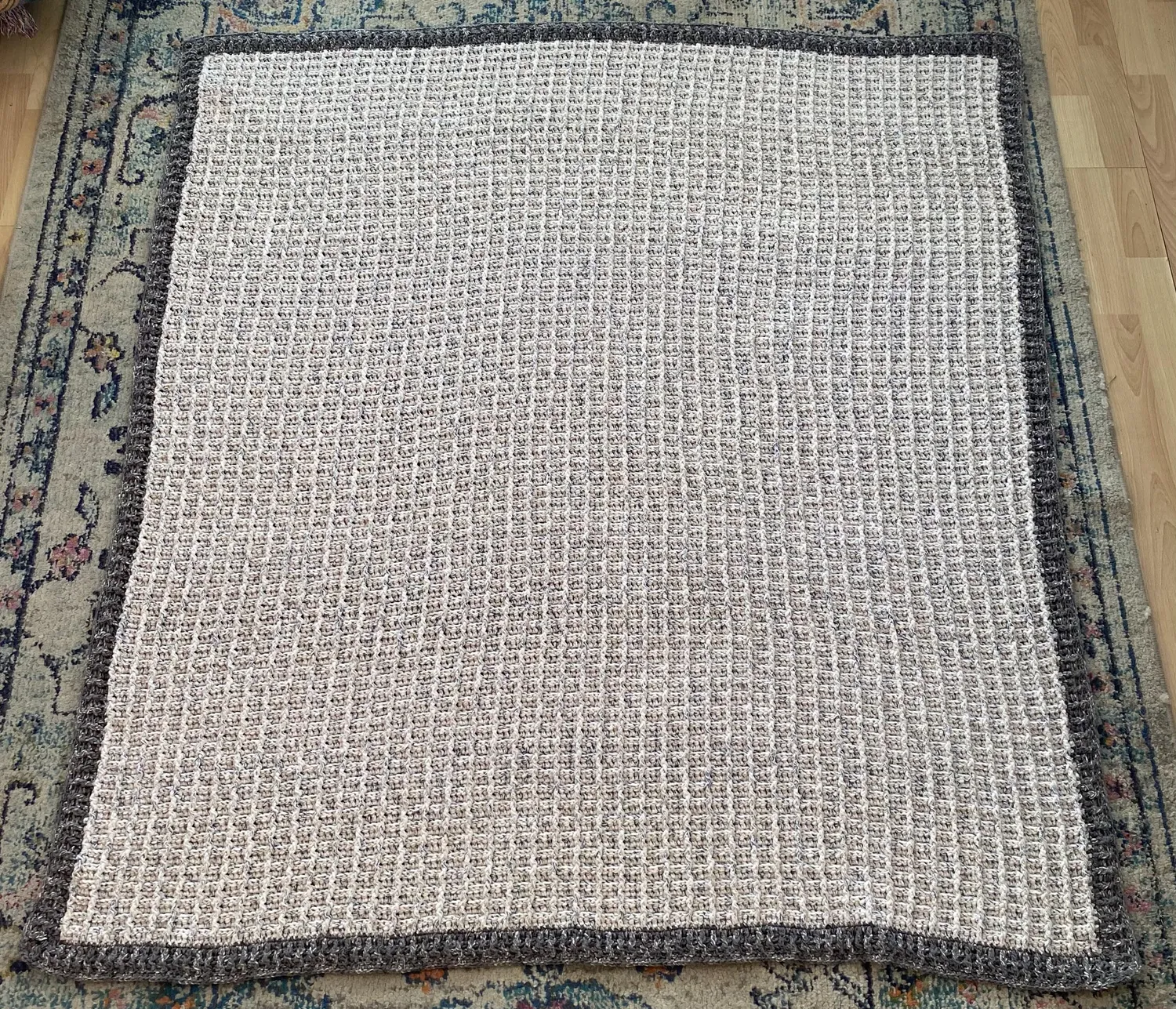 Bernat Lattice Garn 220g Effektgarn bunte Farben Polyester