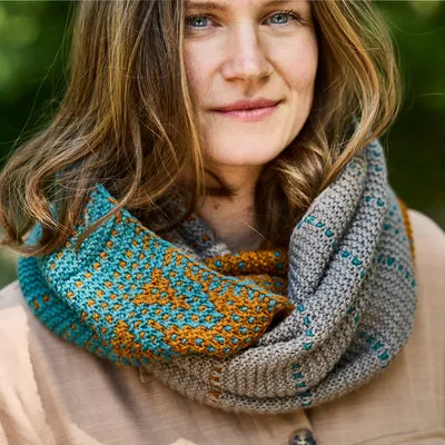 Rosy Green Wool Composure Loop Schal Strickanleitung Mosaik