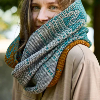 Rosy Green Wool Composure Loop Schal Strickanleitung Mosaik