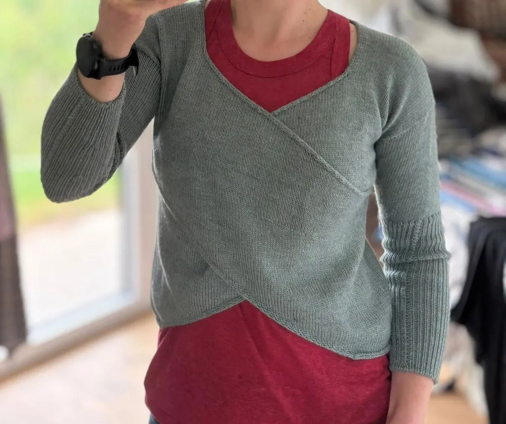 Rosy Green Wool Twilight Trail Strickanleitung Wickelpullover