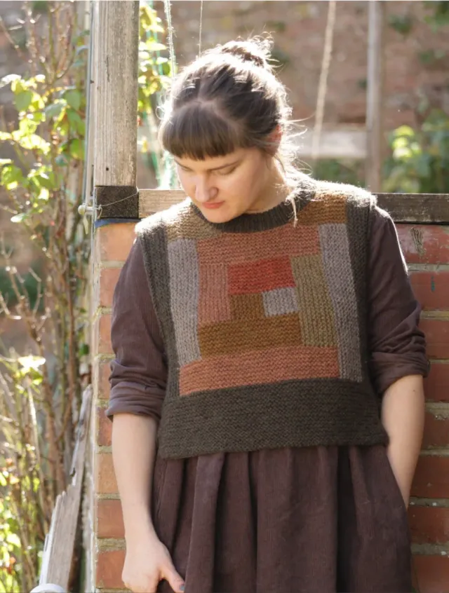 John Arbon Walled Garden Weste Strickkit Warm Tones Gr.1