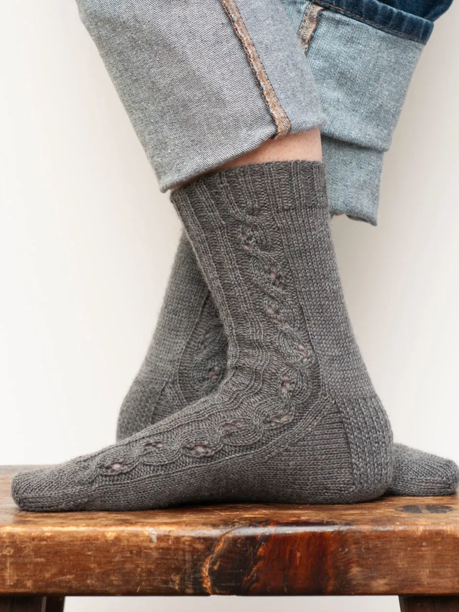 John Arbon Snappily Socks Strickkit Bulderin Clouds