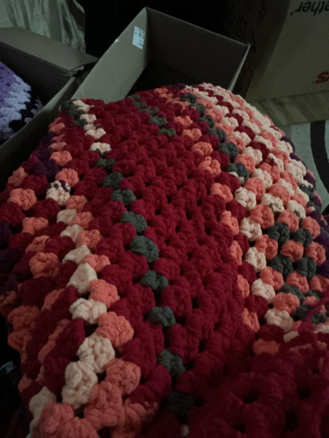 Bernat All In One Blanket Granny Chenillegarn Farbwechsel