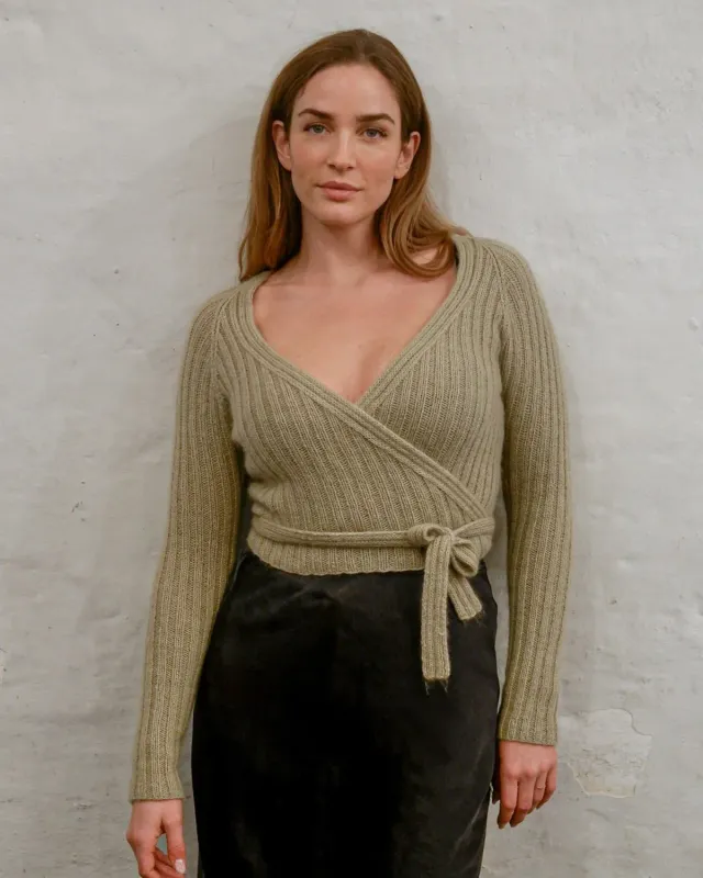 Knitting for Olive Darling Wrap Strickanleitung Wickeljacke Deutsch Rippe