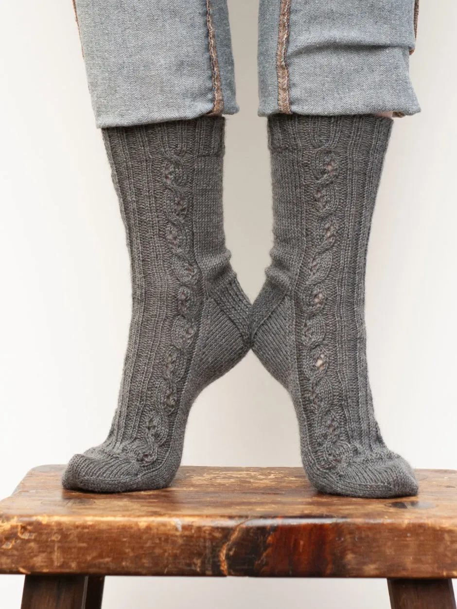 John Arbon Snappily Socks Strickkit Bulderin Clouds