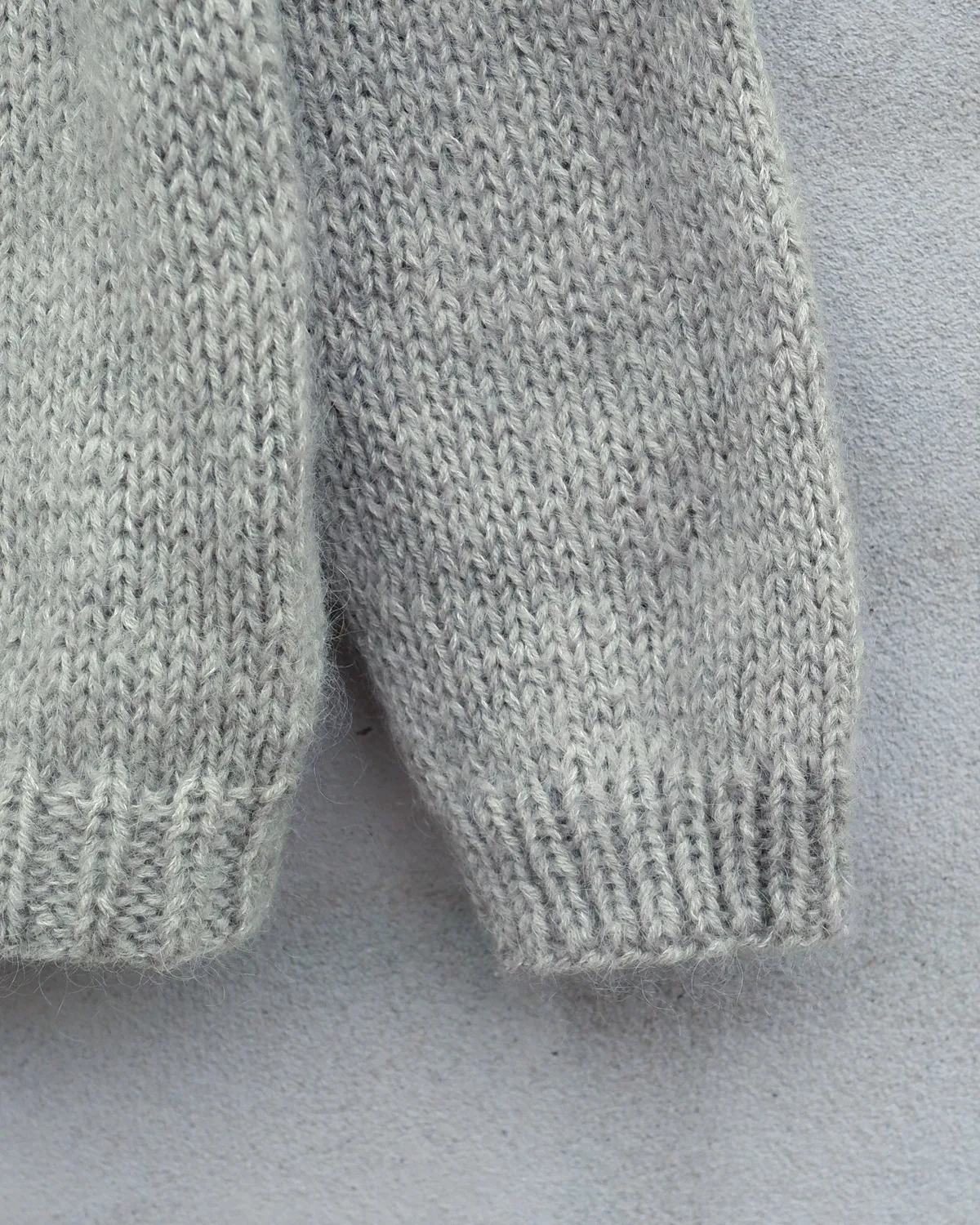 Knitting for Olive Bjørk Sweater Kids Anleitung Deutsch Zopfmuster