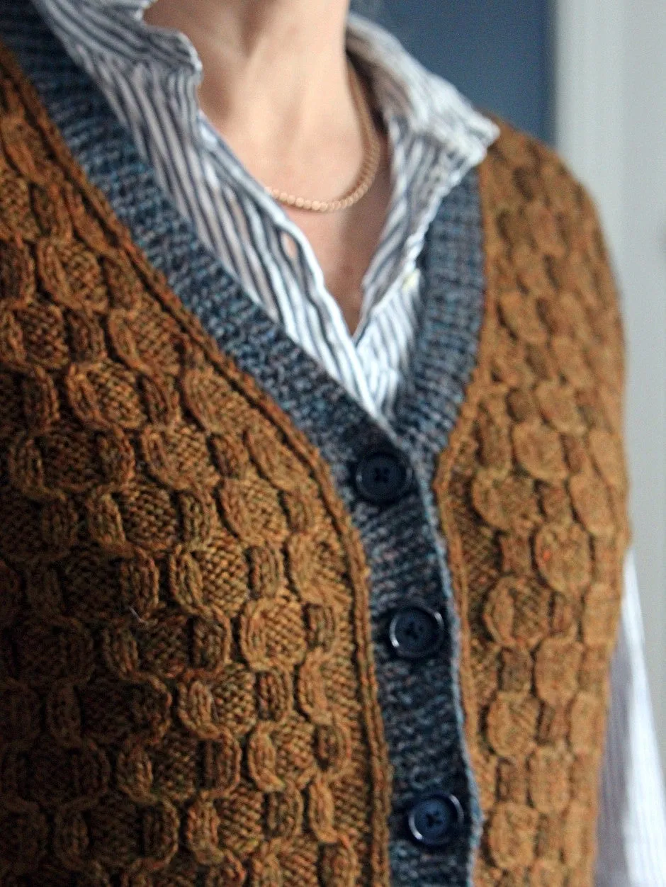 John Arbon Shruff's End Vest Strickkit Worsted Gr.1-3