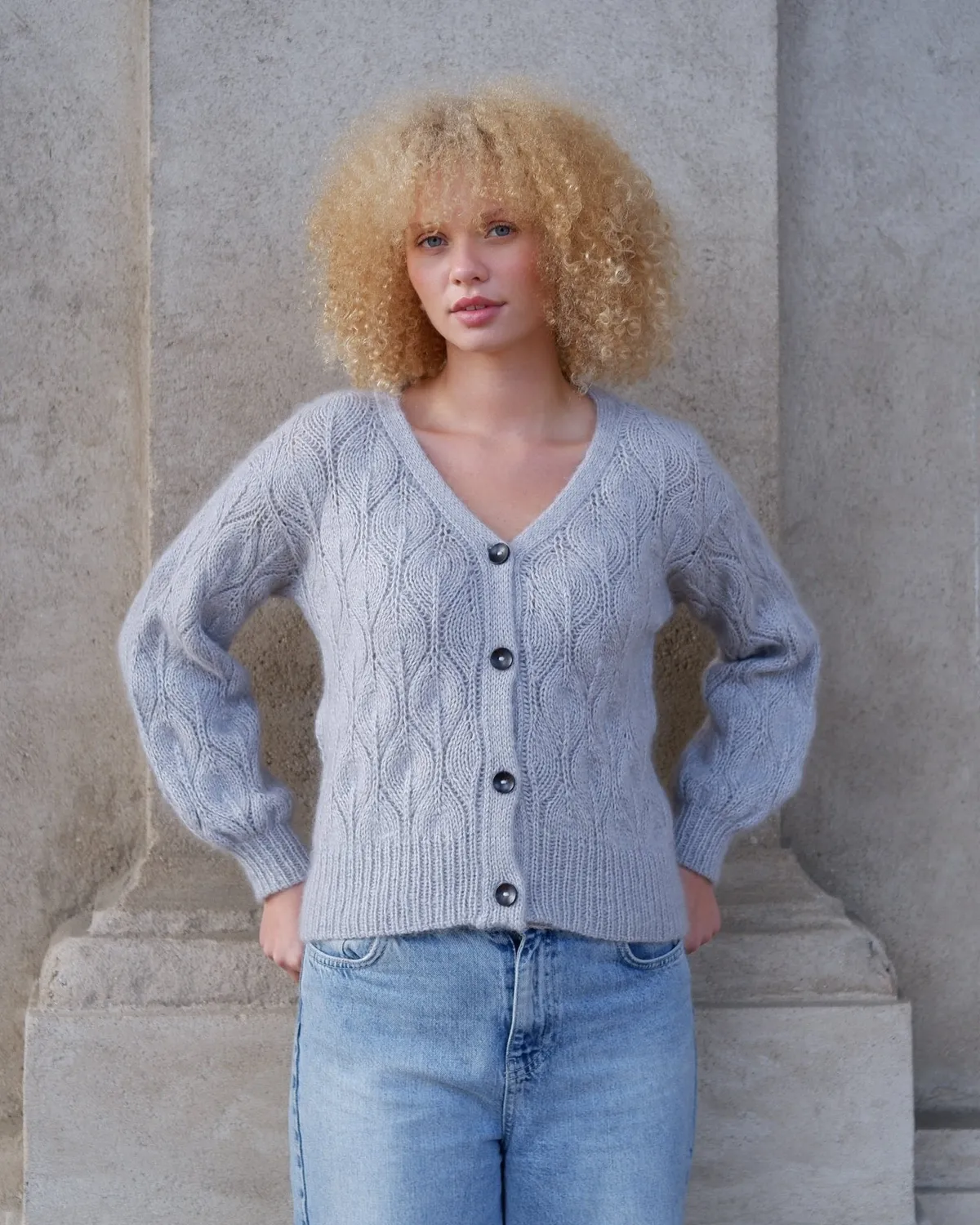 Knitting for Olive Olive Cardigan V-neck Anleitung Deutsch Lochmuster