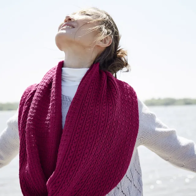 Rosy Green Wool Toco Strickanleitung Loop Zopfmuster