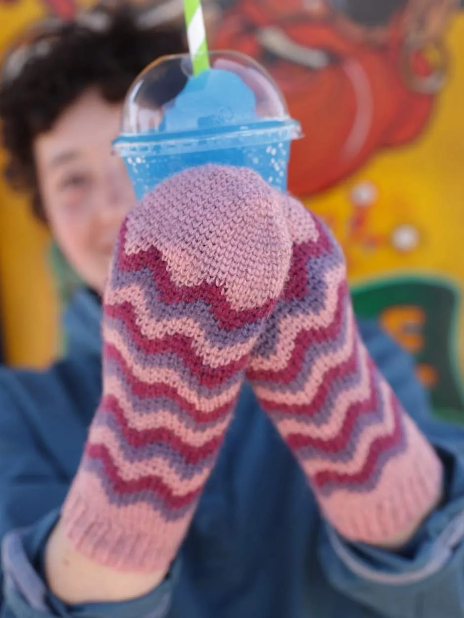 John Arbon Annual Brixham Mitts Häkelkit Cool Blues