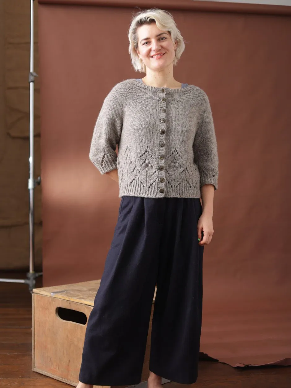 John Arbon Magnolia Cardigan-Strickset Gertrude Gr.1-3 chunky