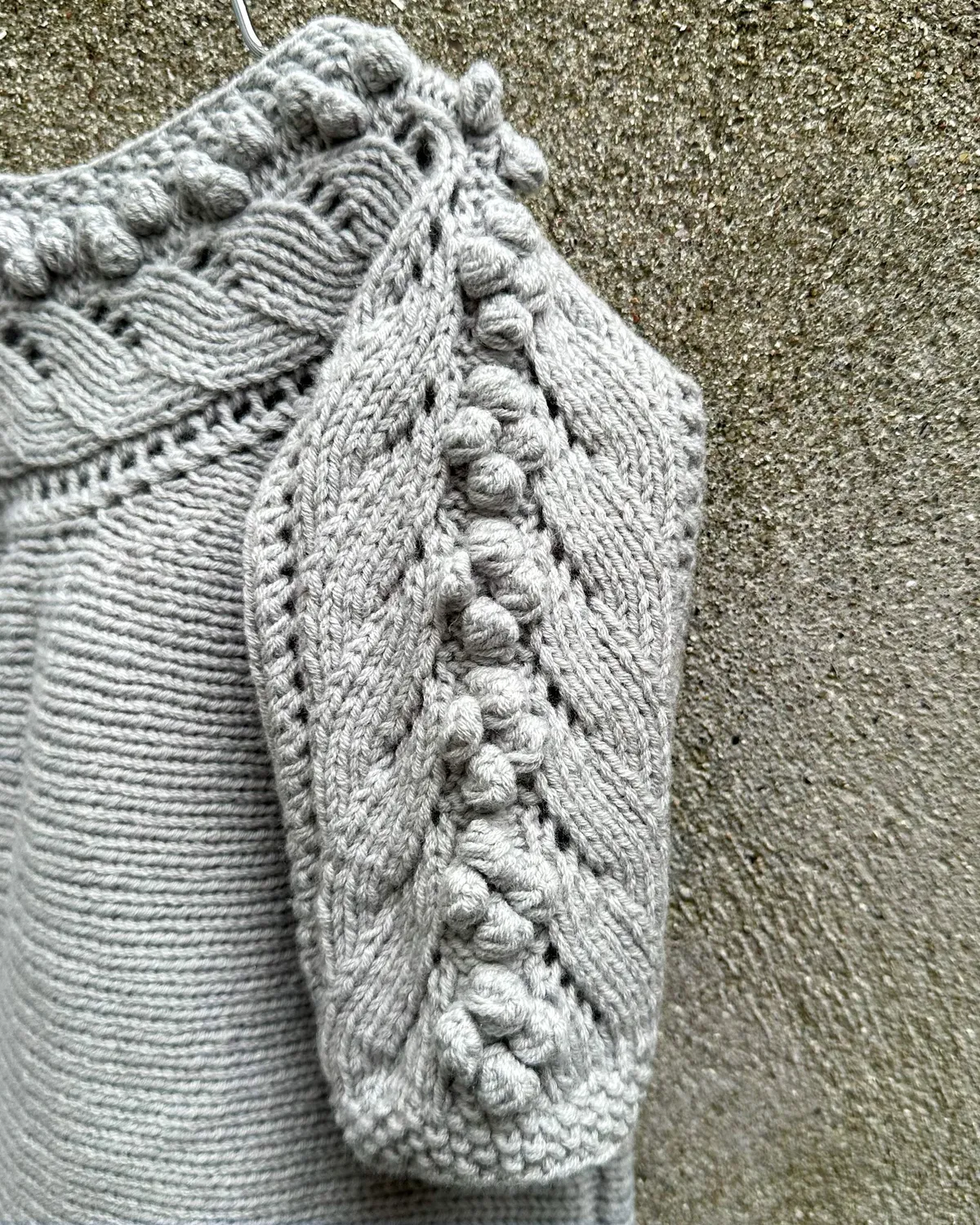 Knitting for Olive Blueberry Blouse Strickanleitung Kinderbluse Lochmuster