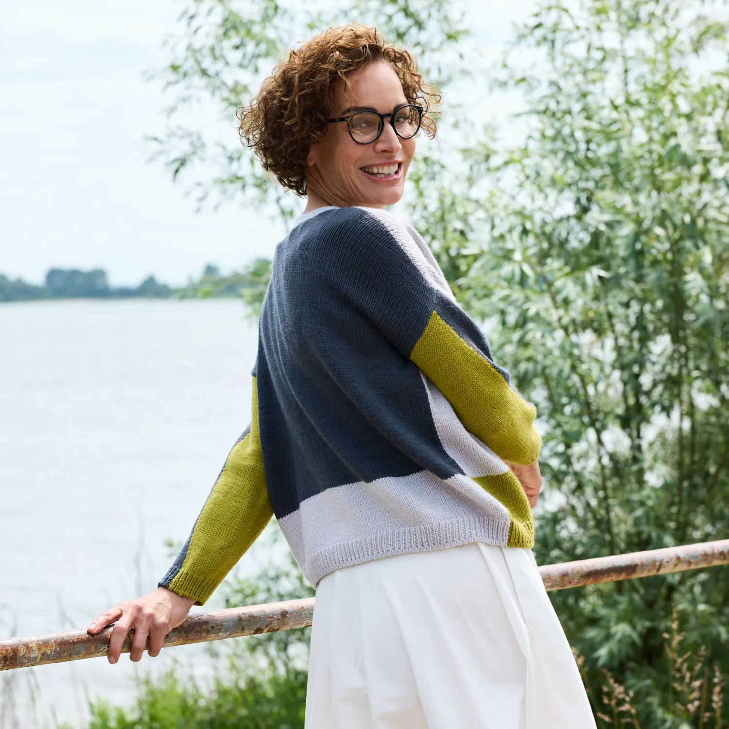 Rosy Green Wool Forest Crossing Strickanleitung Cardigan PDF Intarsien
