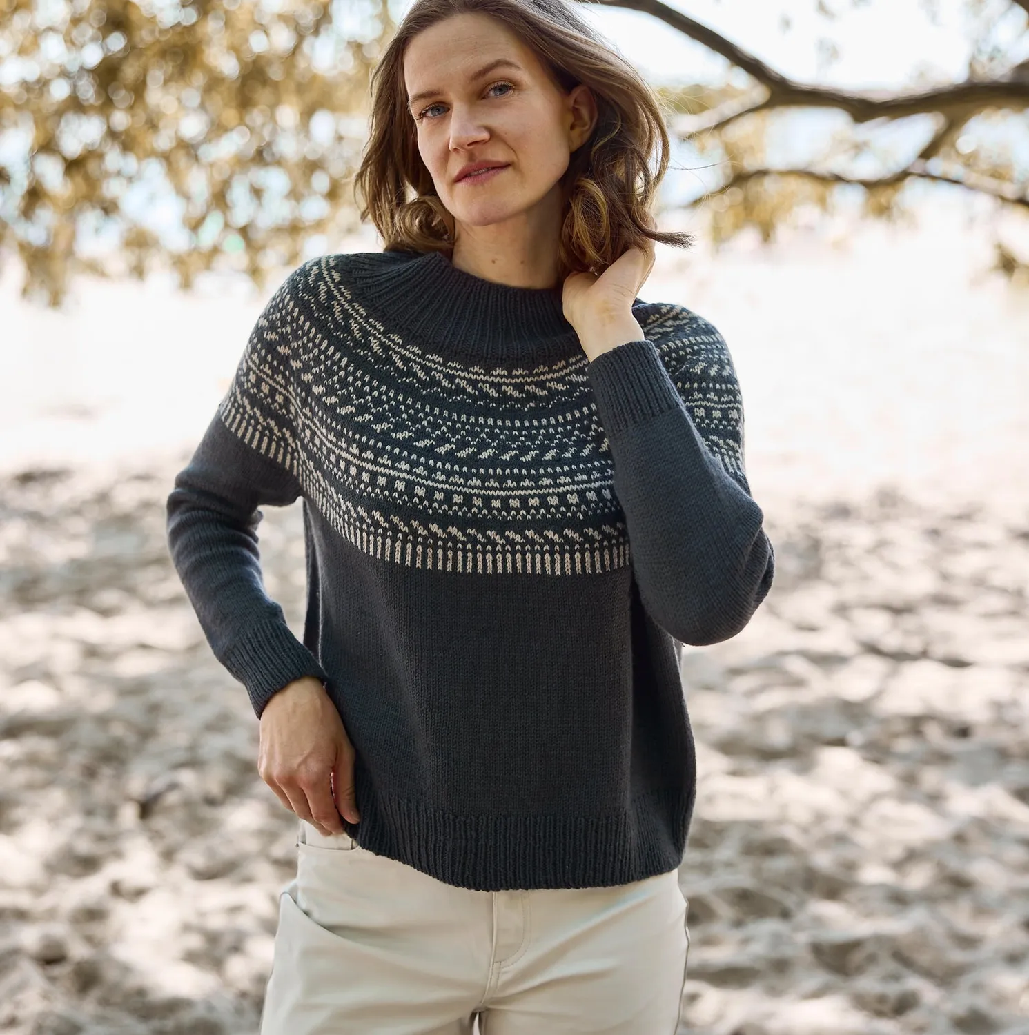 Rosy Green Wool Calma Strickanleitung Pullover Top-Down