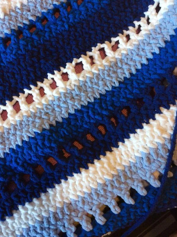 Bernat Blanket Stripes Chenillegarn 300g Streifen