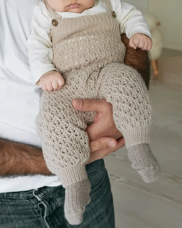 Knitting for Olive Uma Suit Strickanleitung Strampler Lochmuster