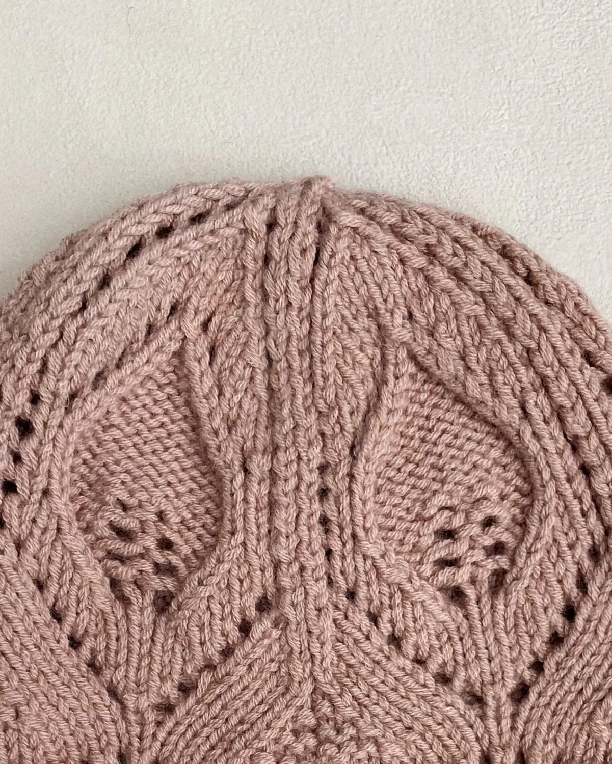 Knitting for Olive Lace Beanie Anleitung Deutsch Mütze Lace