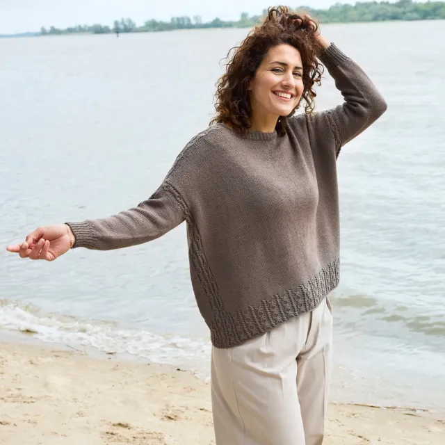 Rosy Green Wool Vivat Strickanleitung Pullover PDF Zopfmuster