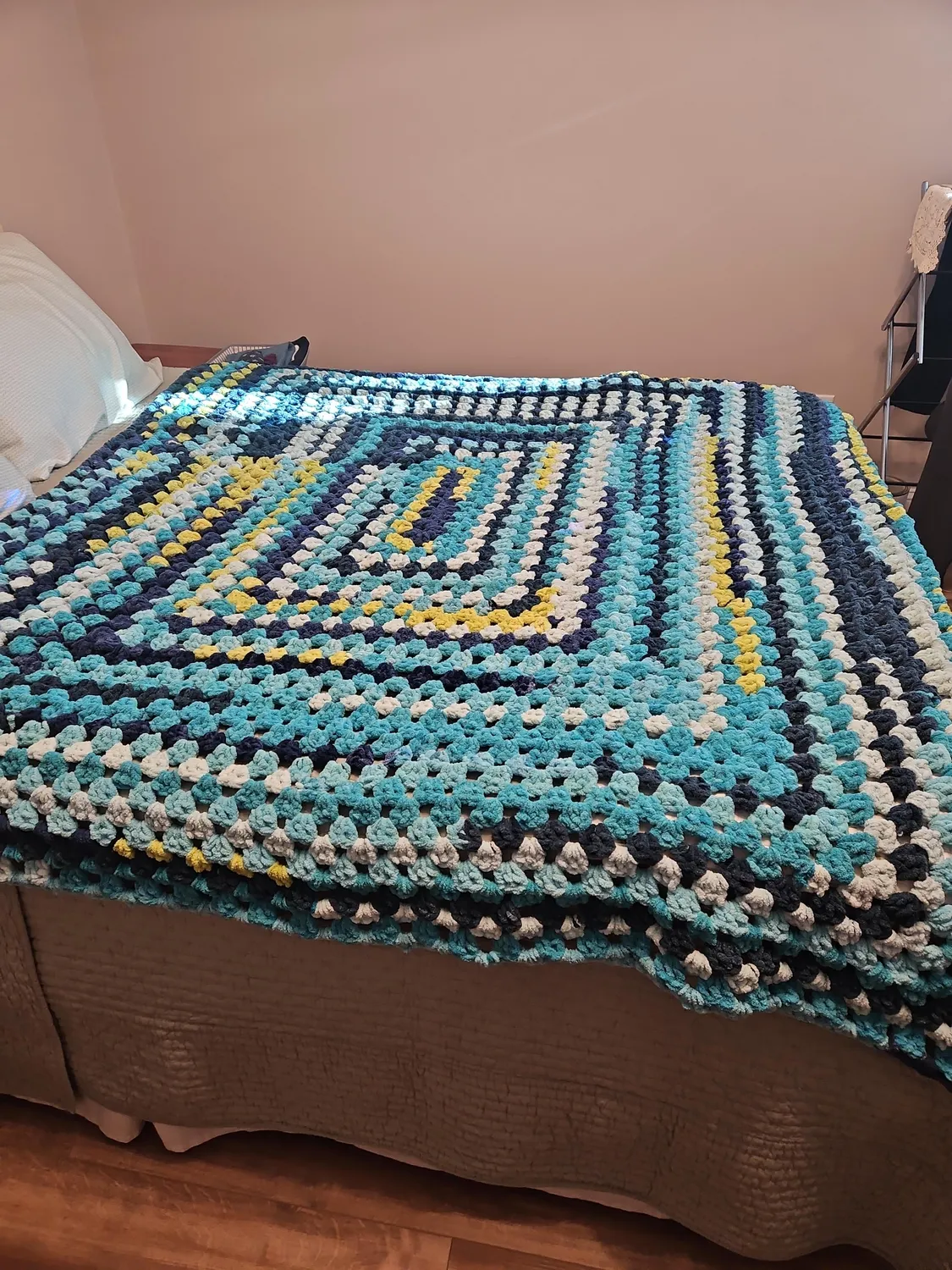 Bernat Blanket Patchwork Garn 300g Chenille Decken