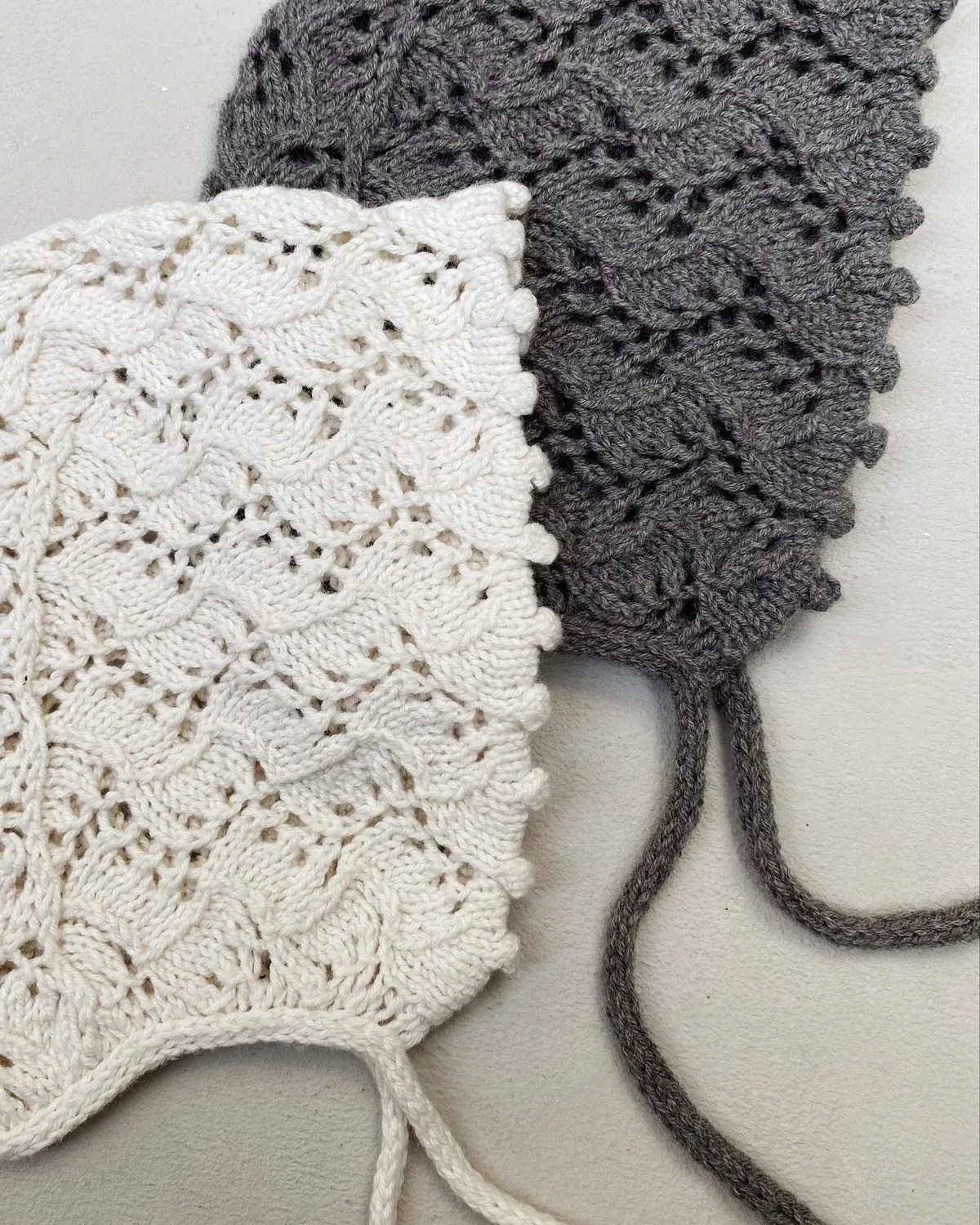 Knitting for Olive Holly Bonnet Strickanleitung Preemie-18M Spitze