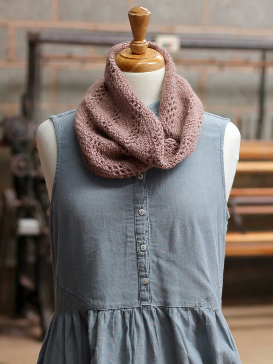 John Arbon Positivity Spiral Cowl Häkelkit Moby Dick Seafarer