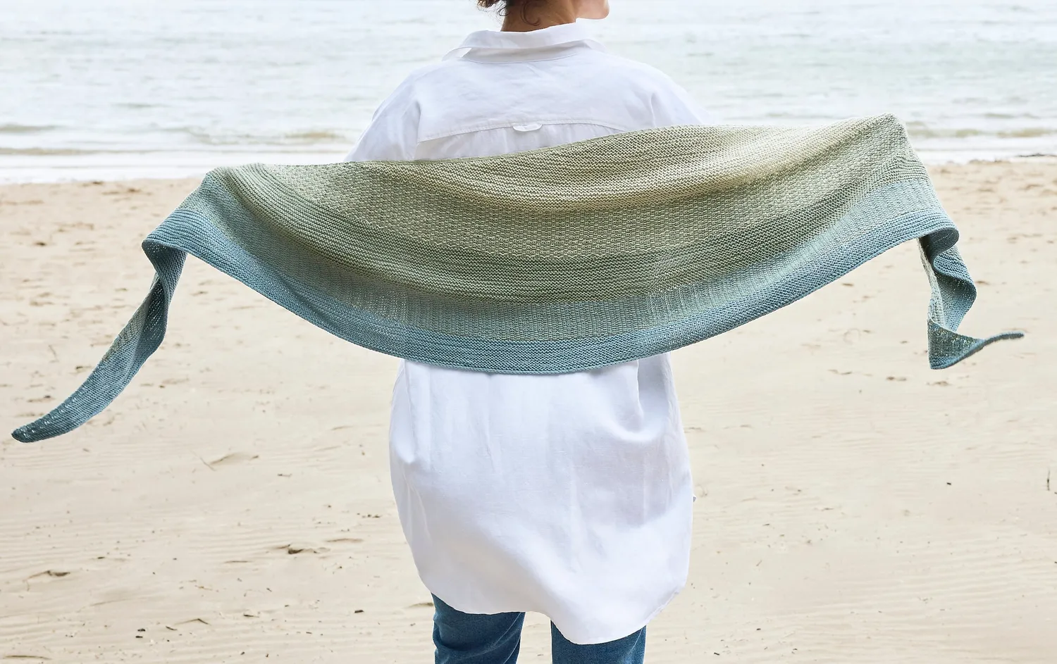 Rosy Green Wool Tahniah Tuch Strickanleitung Halbmond