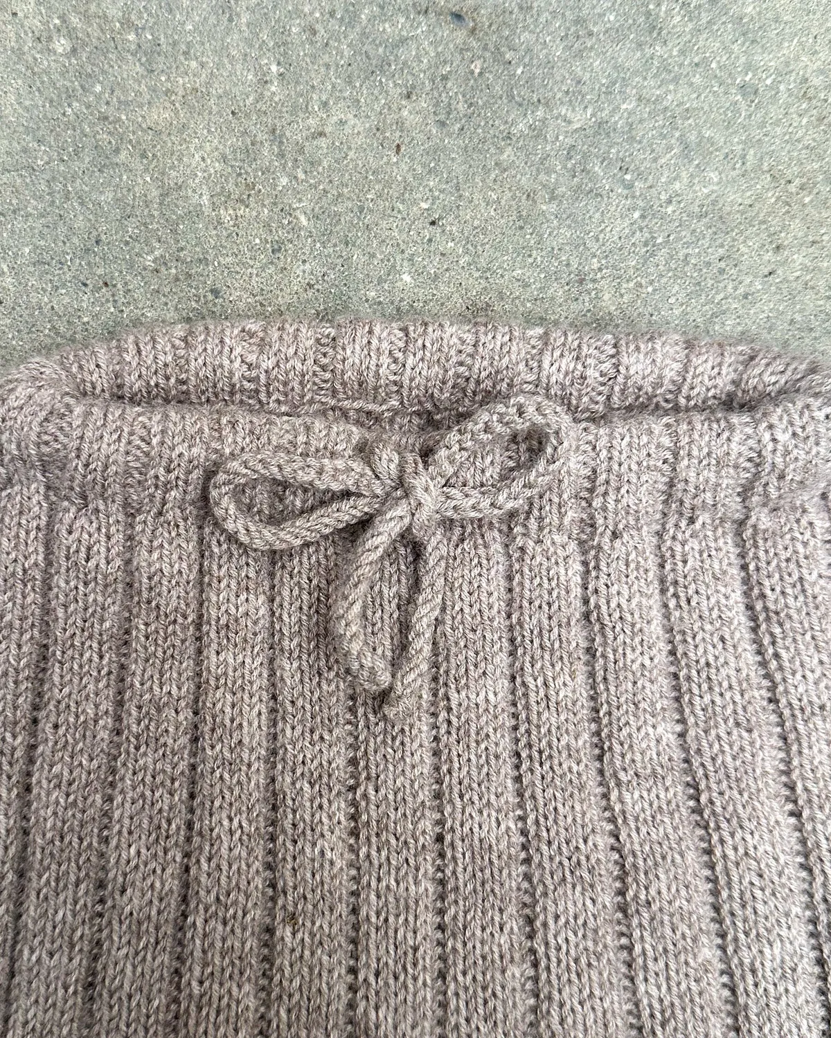 Knitting for Olive Olive's Ribbed Leggings Anleitung Deutsch Ripp